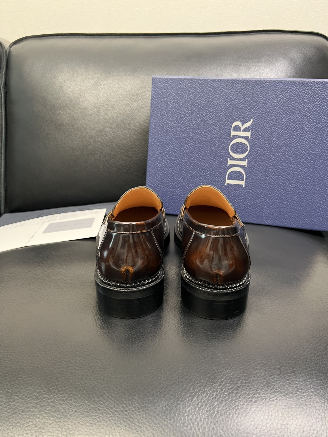 Dior 顶级代购 迪奥 皮鞋专柜同步原厂配置，意大利进口牛皮，全进口水染牛皮里垫，鞋底：原厂特供原版底