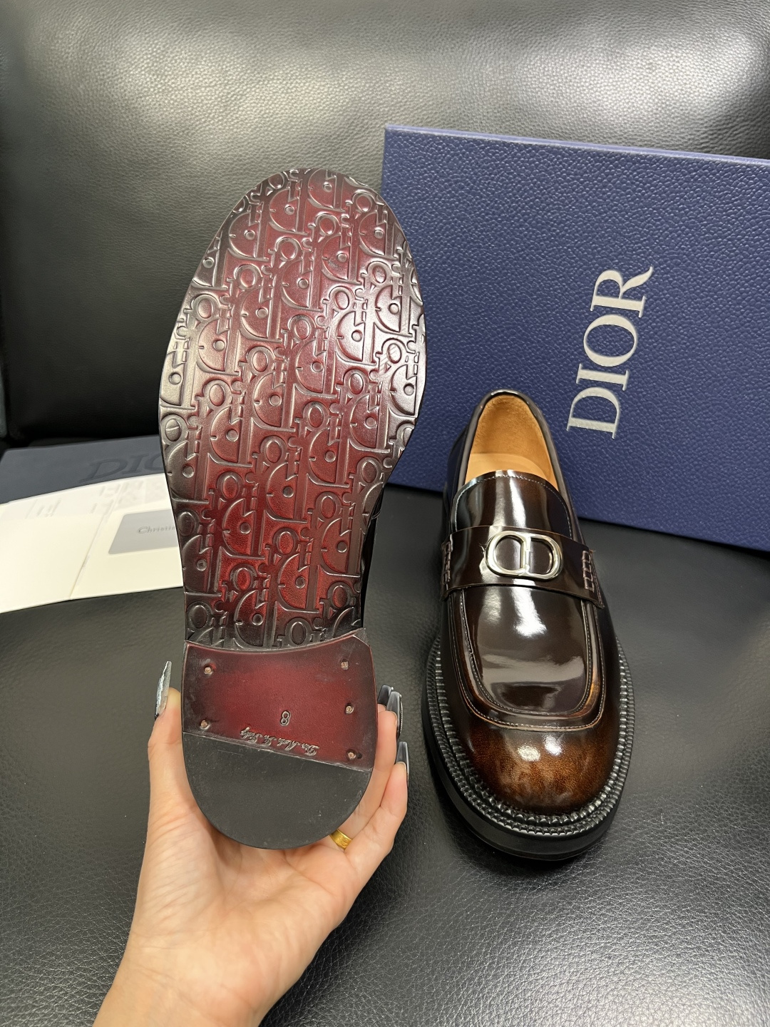 Dior 顶级代购 迪奥 皮鞋专柜同步原厂配置，意大利进口牛皮，全进口水染牛皮里垫，鞋底：原厂特供原版底