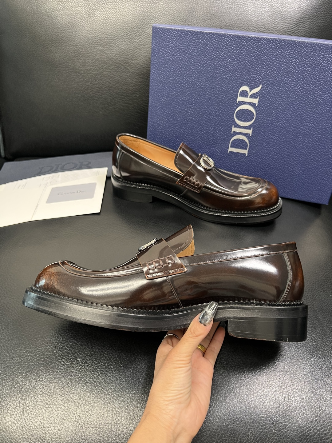 Dior 顶级代购 迪奥 皮鞋专柜同步原厂配置，意大利进口牛皮，全进口水染牛皮里垫，鞋底：原厂特供原版底