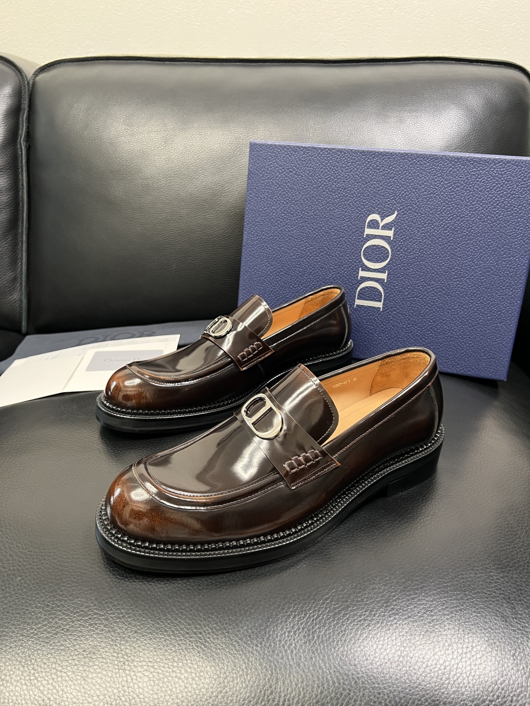 Dior 顶级代购 迪奥 皮鞋专柜同步原厂配置，意大利进口牛皮，全进口水染牛皮里垫，鞋底：原厂特供原版底