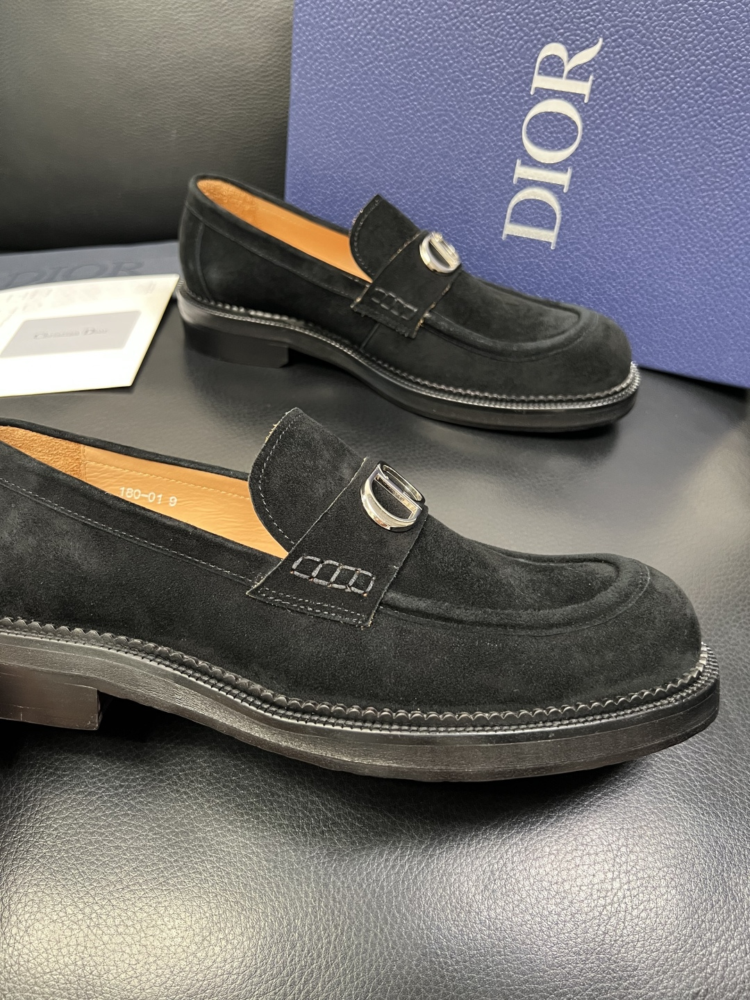 Dior 顶级代购 迪奥 皮鞋专柜同步原厂配置，意大利进口牛皮，全进口水染牛皮里垫，鞋底：原厂特供原版底