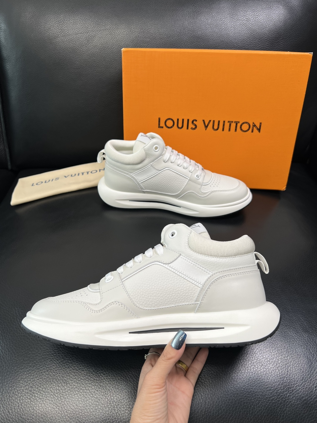 Lv 高品质 顶级工艺品 路易威登，运动板鞋专柜同步，鞋面意大利进口，高品质拼接缤纷色彩复杂工艺品，进口