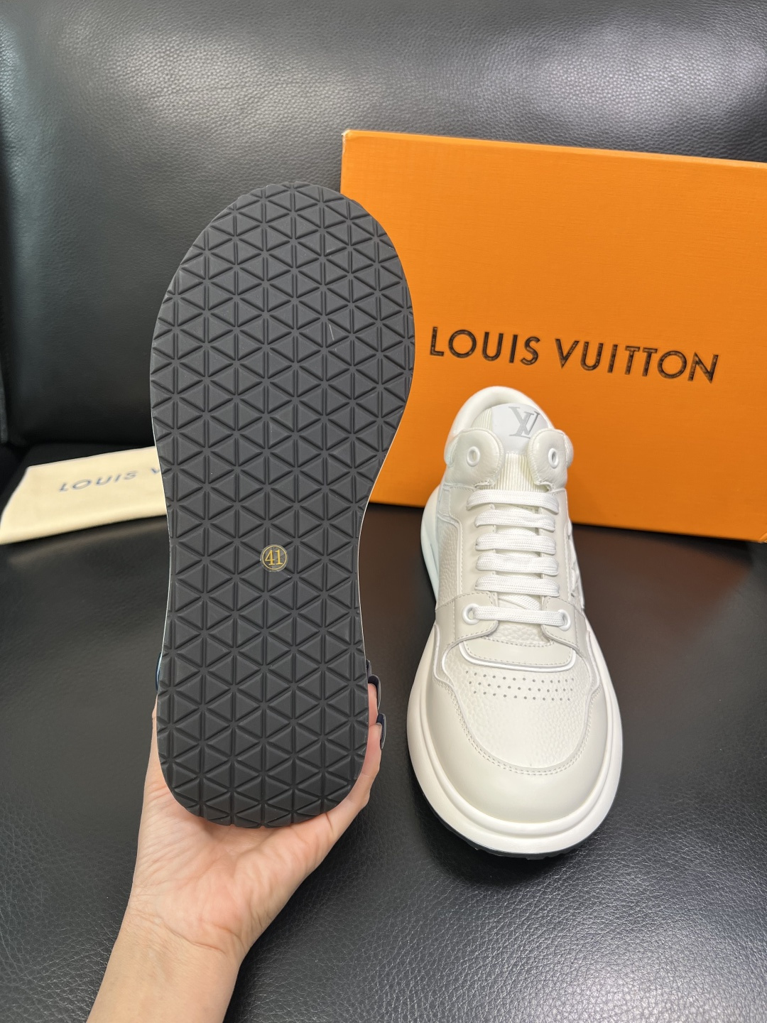 Lv 高品质 顶级工艺品 路易威登，运动板鞋专柜同步，鞋面意大利进口，高品质拼接缤纷色彩复杂工艺品，进口