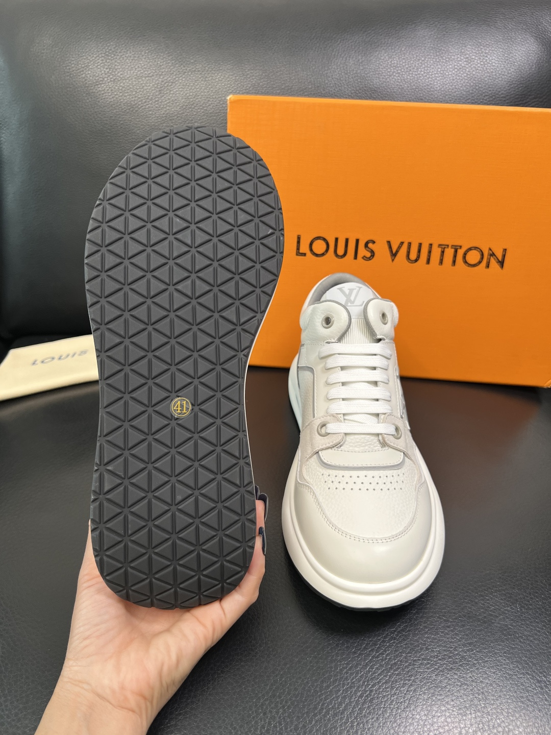 Lv 高品质 顶级工艺品 路易威登，运动板鞋专柜同步，鞋面意大利进口，高品质拼接缤纷色彩复杂工艺品，进口