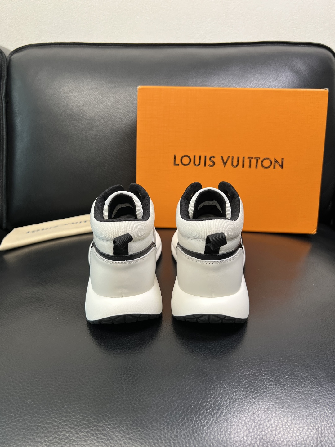 Lv 高品质 顶级工艺品 路易威登，运动板鞋专柜同步，鞋面意大利进口，高品质拼接缤纷色彩复杂工艺品，进口