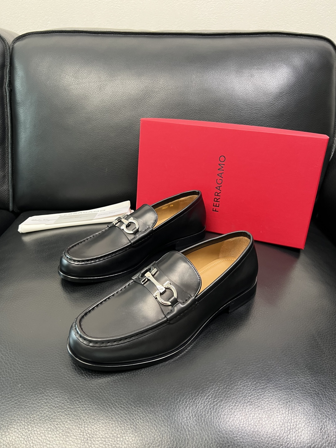 Ferragamo 高品质 顶级工艺品 菲拉格慕 皮鞋 专柜同步发售原厂配置，意大利进口原版牛皮，进口水