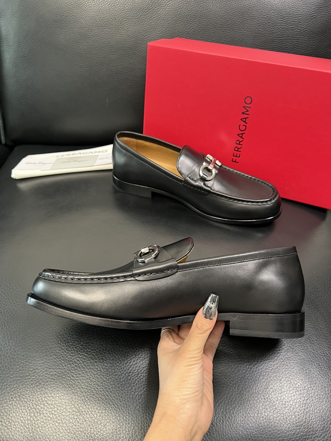 Ferragamo 高品质 顶级工艺品 菲拉格慕 皮鞋 专柜同步发售原厂配置，意大利进口原版牛皮，进口水