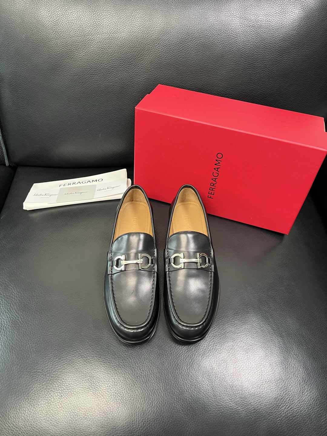 Ferragamo 高品质 顶级工艺品 菲拉格慕 皮鞋 专柜同步发售原厂配置，意大利进口原版牛皮，进口水