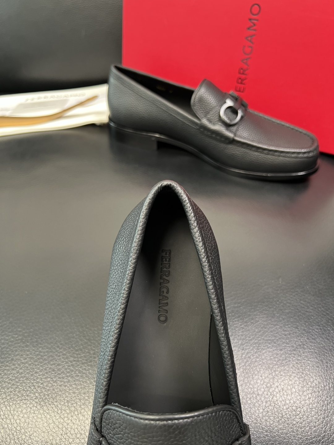 Ferragamo 高品质 顶级工艺品 菲拉格慕 皮鞋 专柜同步发售原厂配置，意大利进口原版牛皮，进口水