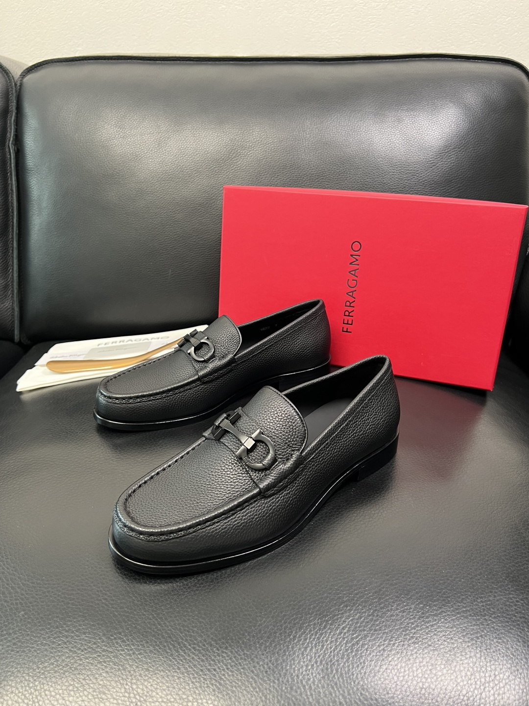 Ferragamo 高品质 顶级工艺品 菲拉格慕 皮鞋 专柜同步发售原厂配置，意大利进口原版牛皮，进口水