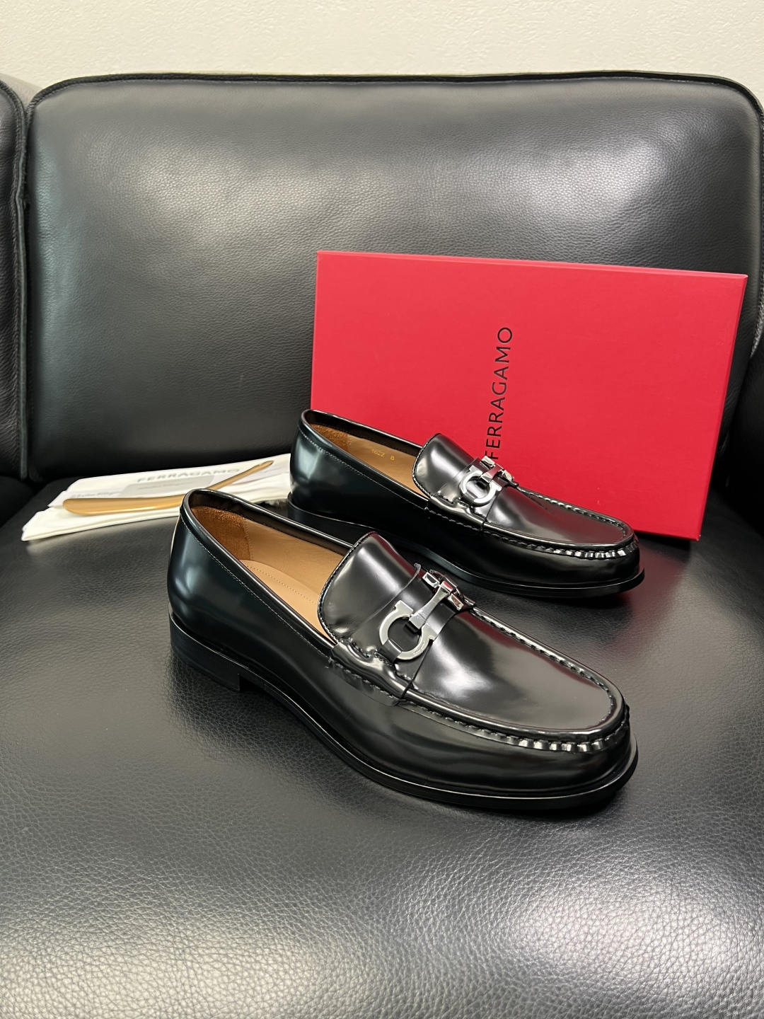 Ferragamo 高品质 顶级工艺品 菲拉格慕 皮鞋 专柜同步发售原厂配置，意大利进口原版牛皮，进口水