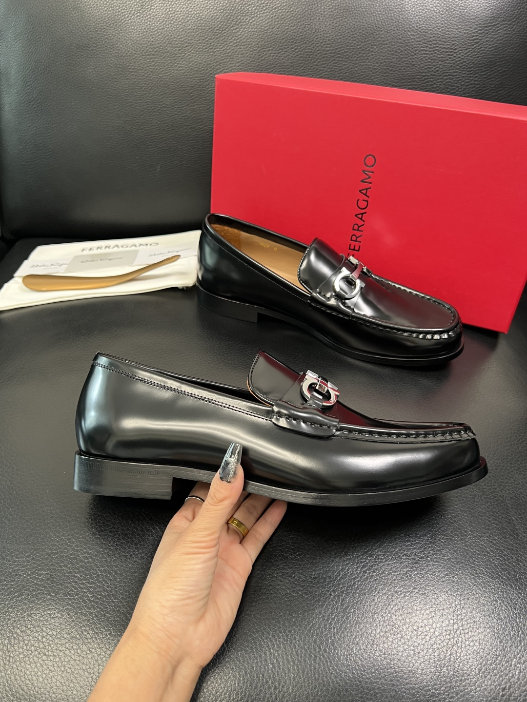 Ferragamo 高品质 顶级工艺品 菲拉格慕 皮鞋 专柜同步发售原厂配置，意大利进口原版牛皮，进口水