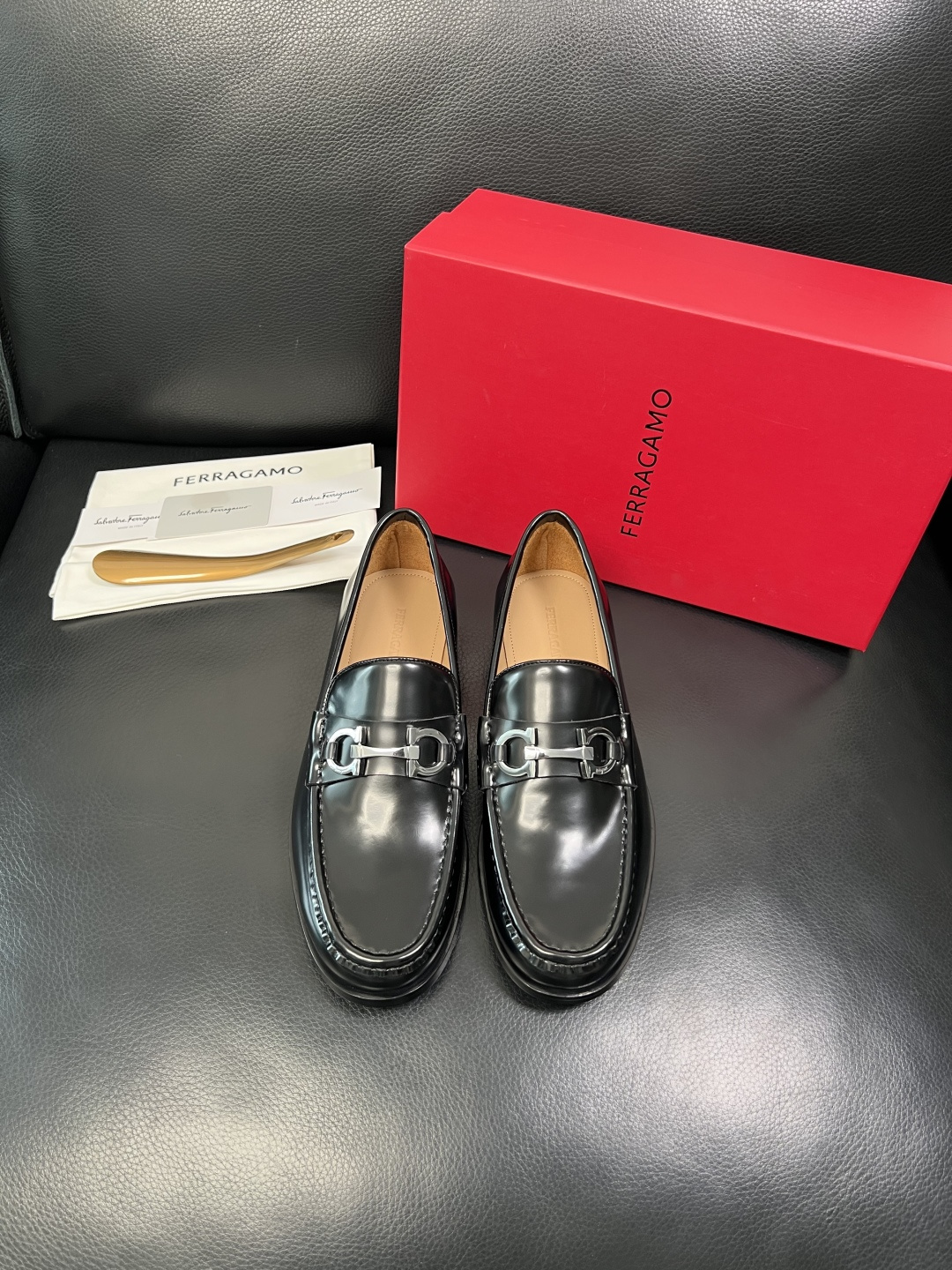 Ferragamo 高品质 顶级工艺品 菲拉格慕 皮鞋 专柜同步发售原厂配置，意大利进口原版牛皮，进口水