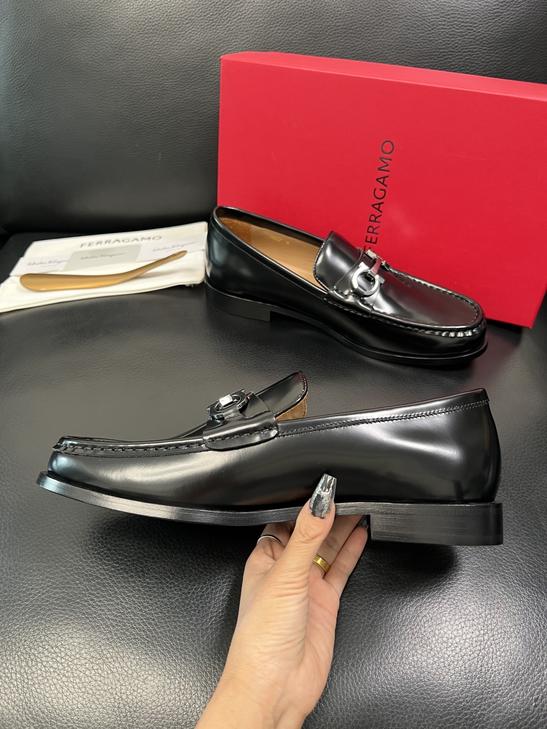 Ferragamo 高品质 顶级工艺品 菲拉格慕 皮鞋 专柜同步发售原厂配置，意大利进口原版牛皮，进口水