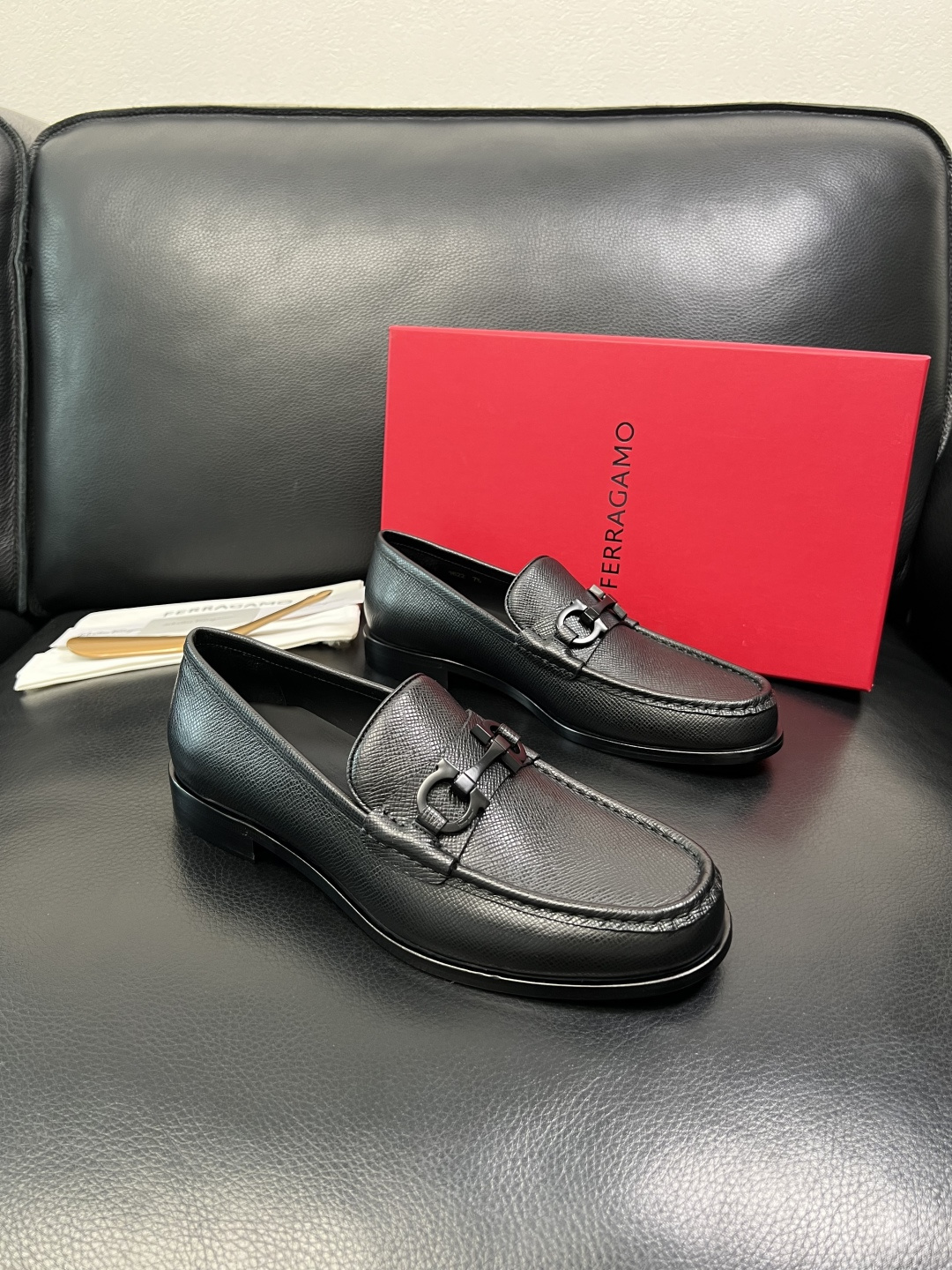 Ferragamo 高品质 顶级工艺品 菲拉格慕 皮鞋 专柜同步发售原厂配置，意大利进口原版牛皮，进口水