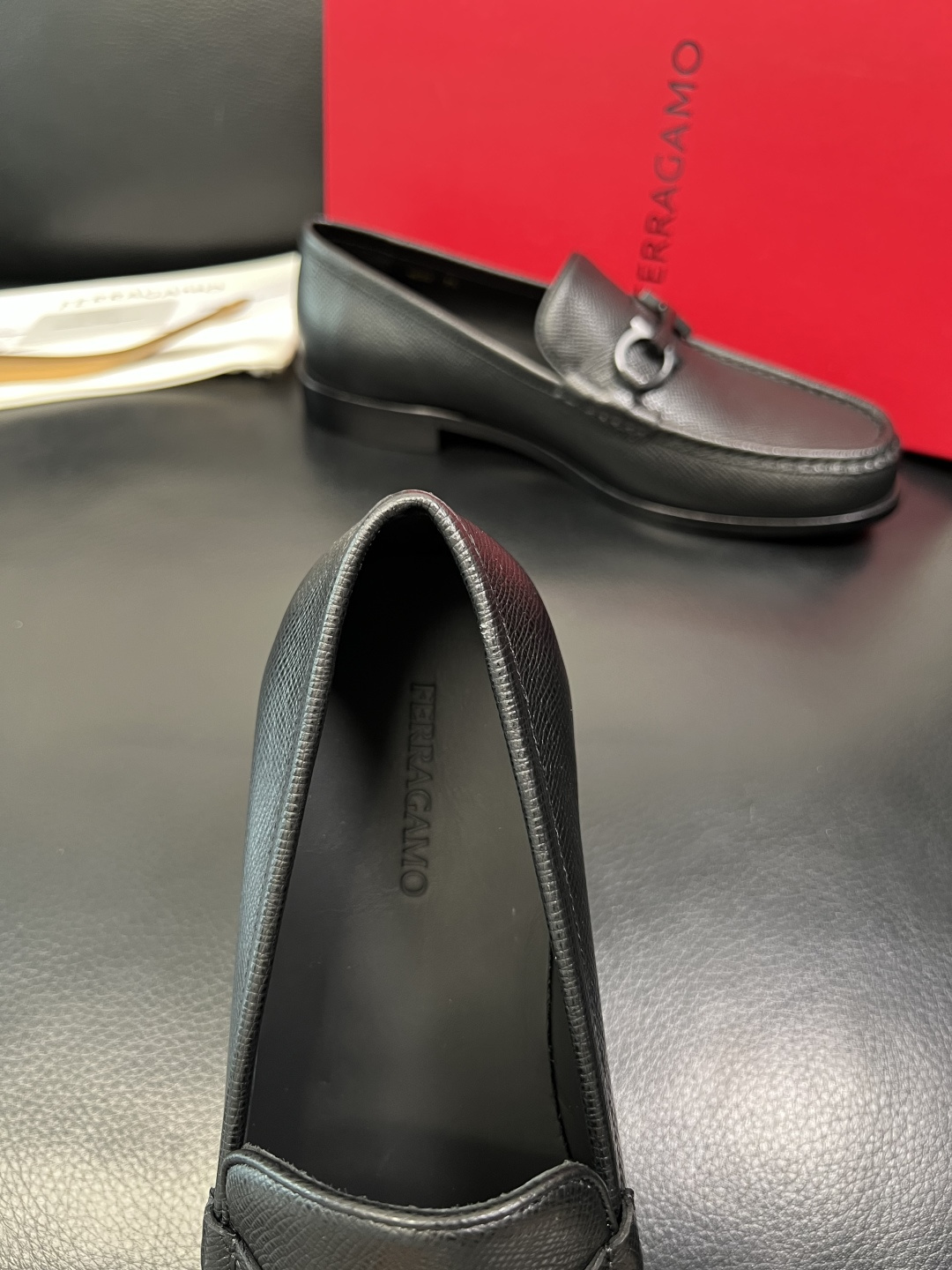 Ferragamo 高品质 顶级工艺品 菲拉格慕 皮鞋 专柜同步发售原厂配置，意大利进口原版牛皮，进口水