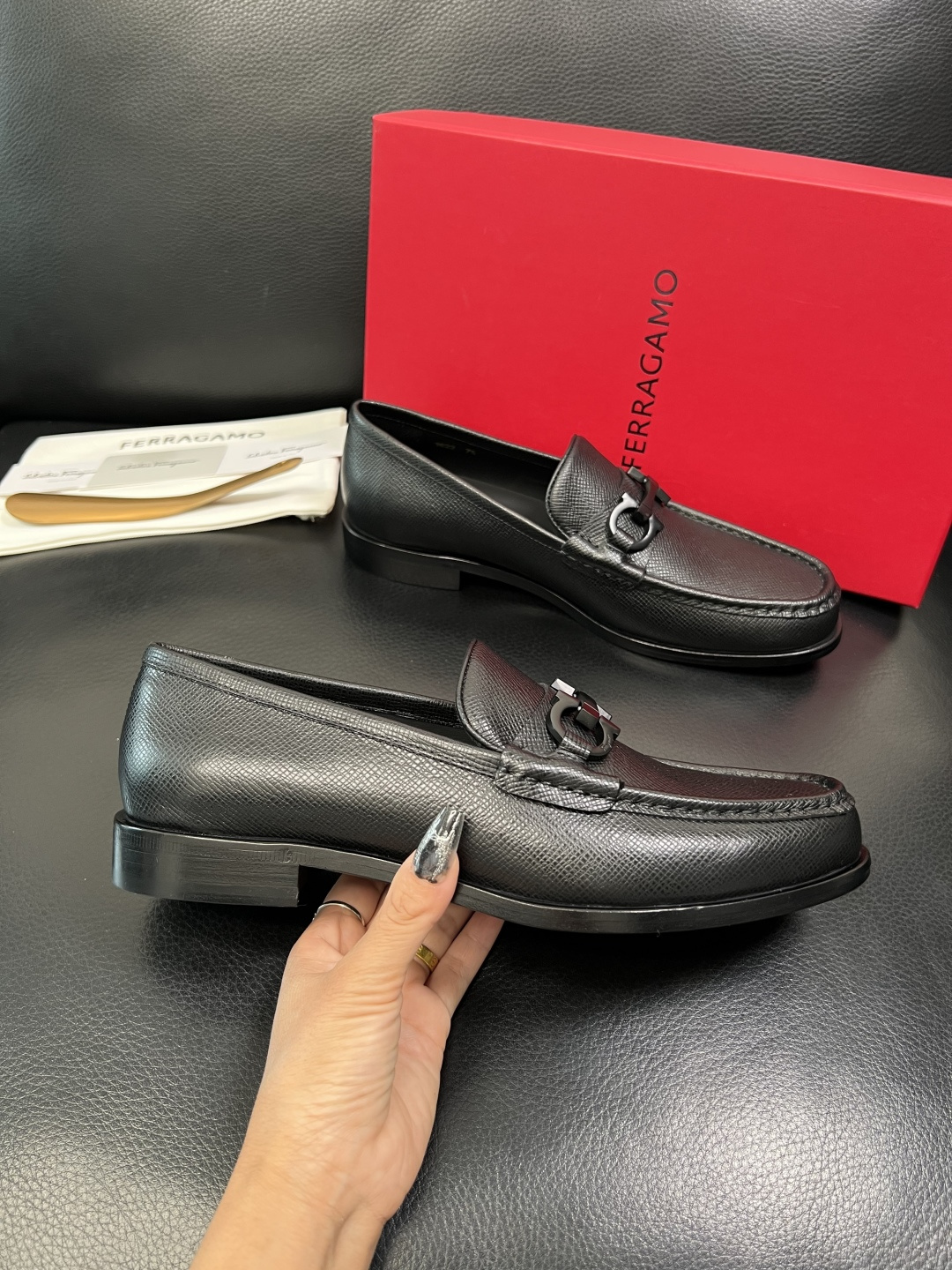 Ferragamo 高品质 顶级工艺品 菲拉格慕 皮鞋 专柜同步发售原厂配置，意大利进口原版牛皮，进口水