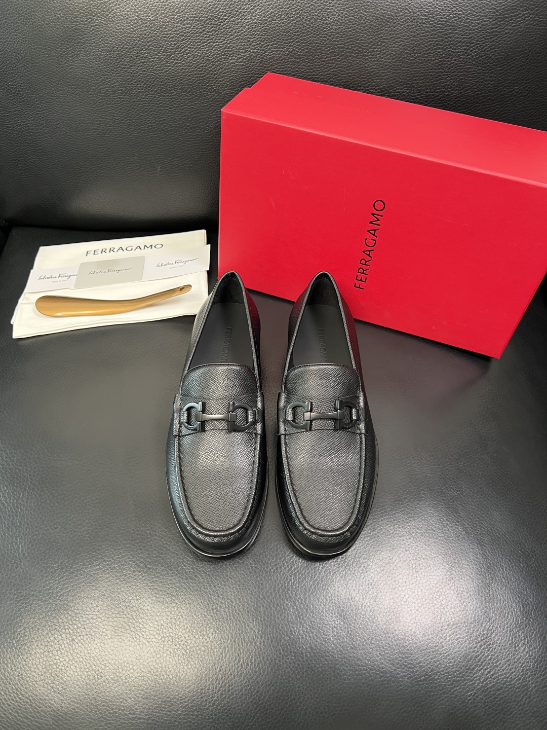 Ferragamo 高品质 顶级工艺品 菲拉格慕 皮鞋 专柜同步发售原厂配置，意大利进口原版牛皮，进口水