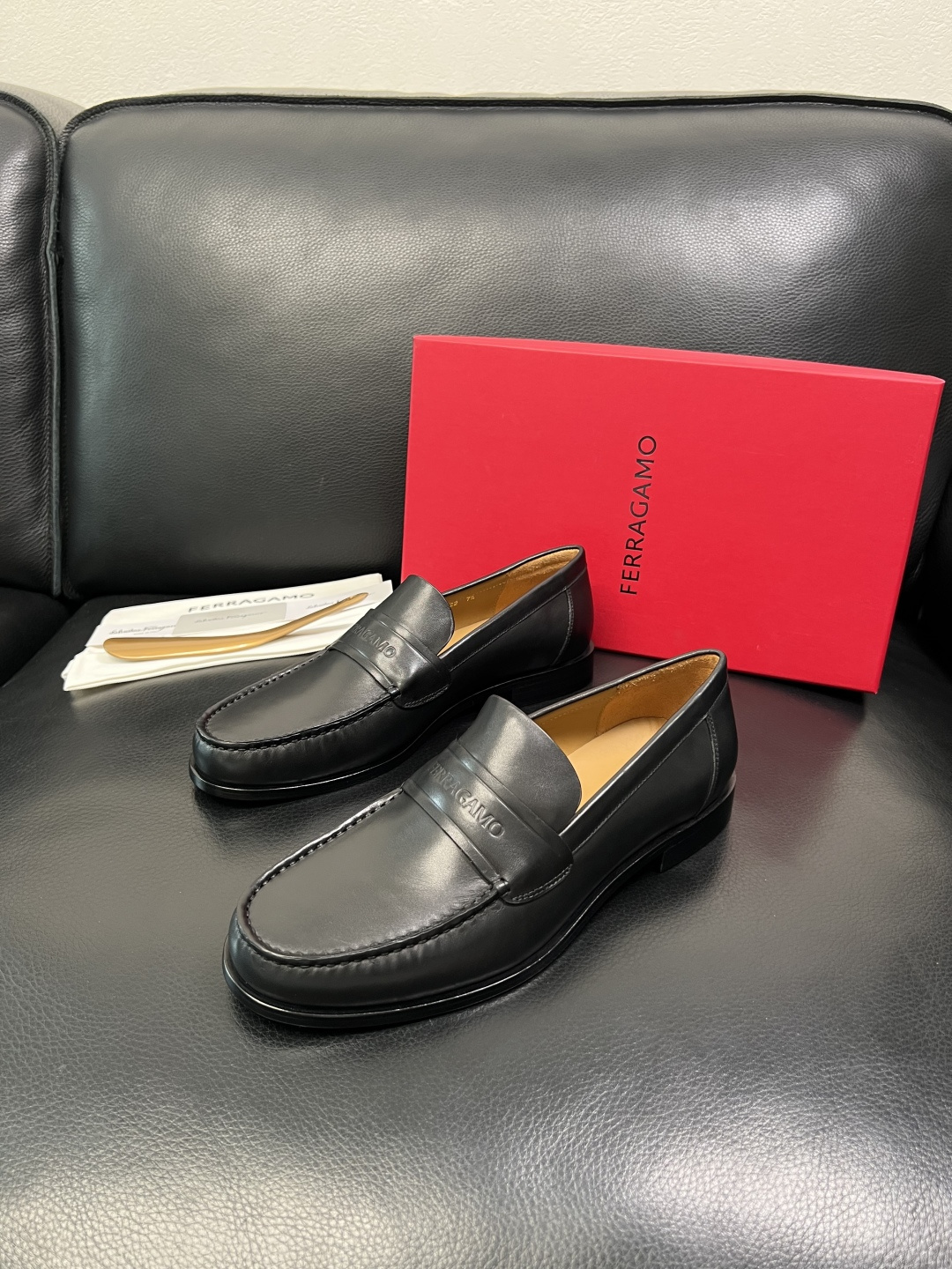 Ferragamo 高品质 顶级工艺品 菲拉格慕 皮鞋 专柜同步发售原厂配置，意大利进口原版牛皮，进口水