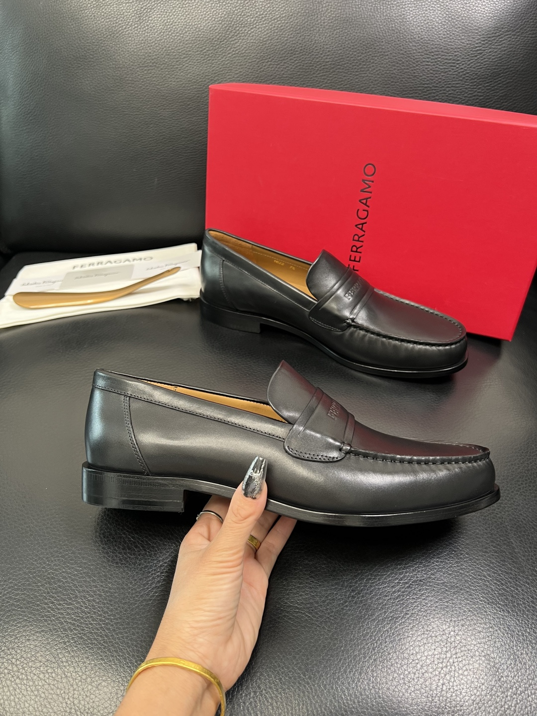 Ferragamo 高品质 顶级工艺品 菲拉格慕 皮鞋 专柜同步发售原厂配置，意大利进口原版牛皮，进口水