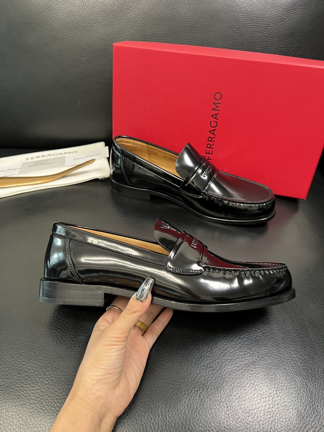 Ferragamo 高品质 顶级工艺品 菲拉格慕 皮鞋 专柜同步发售原厂配置，意大利进口原版牛皮，进口水