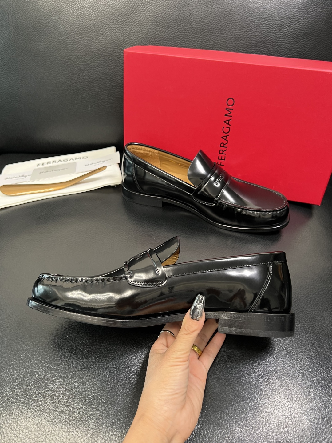 Ferragamo 高品质 顶级工艺品 菲拉格慕 皮鞋 专柜同步发售原厂配置，意大利进口原版牛皮，进口水