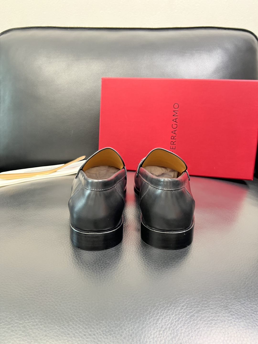 Ferragamo 高品质 顶级工艺品 菲拉格慕 皮鞋 专柜同步发售原厂配置，意大利进口原版牛皮，进口水