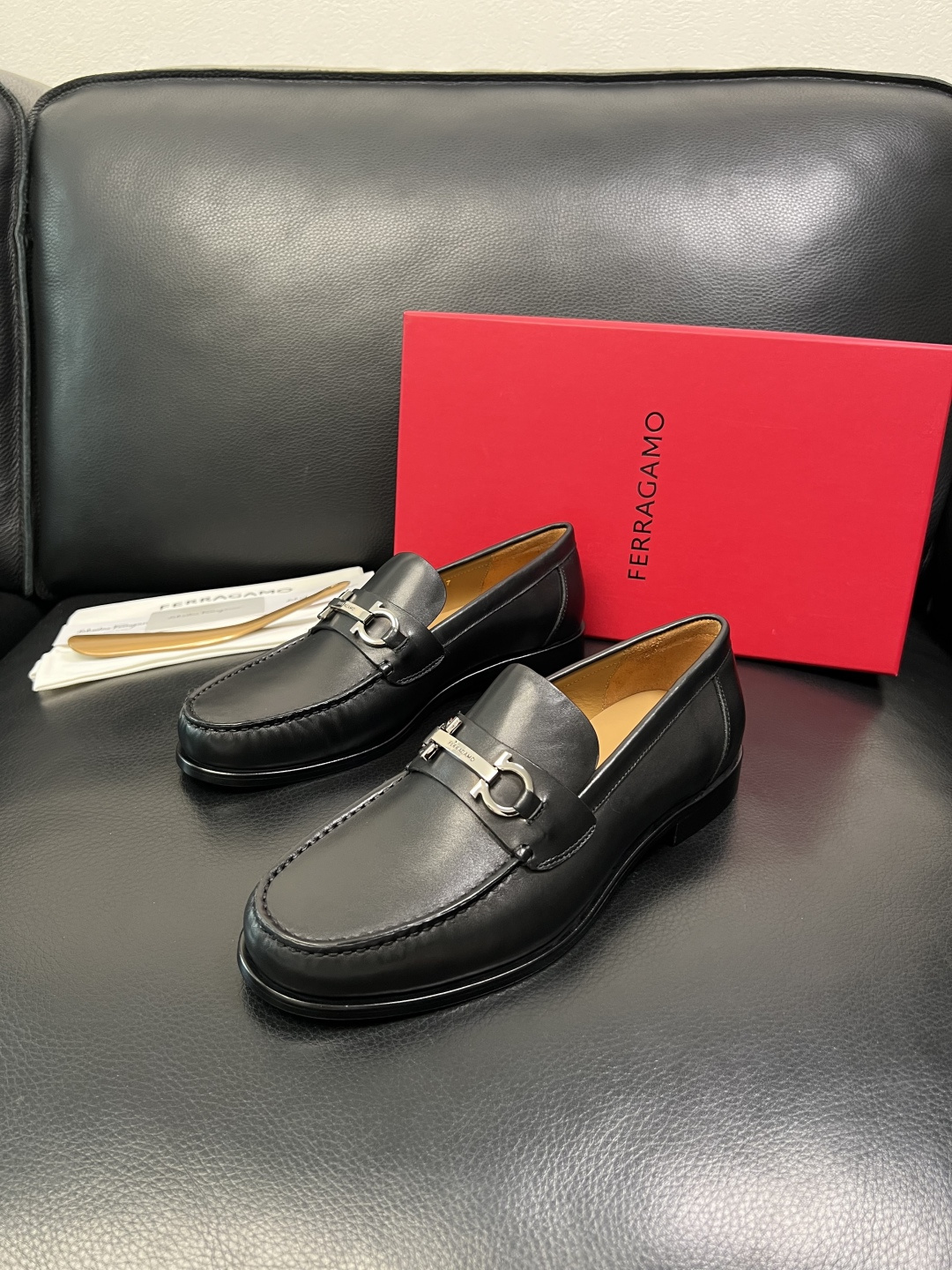 Ferragamo 高品质 顶级工艺品 菲拉格慕 皮鞋 专柜同步发售原厂配置，意大利进口原版牛皮，进口水