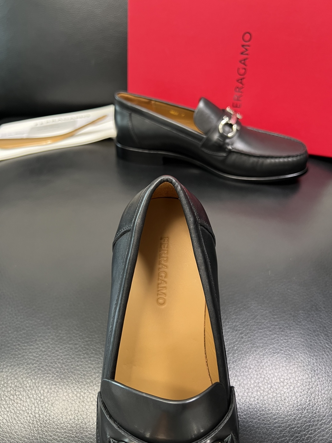 Ferragamo 高品质 顶级工艺品 菲拉格慕 皮鞋 专柜同步发售原厂配置，意大利进口原版牛皮，进口水