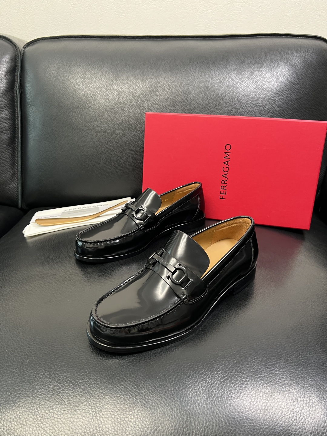 Ferragamo 高品质 顶级工艺品 菲拉格慕 皮鞋 专柜同步发售原厂配置，意大利进口原版牛皮，进口水