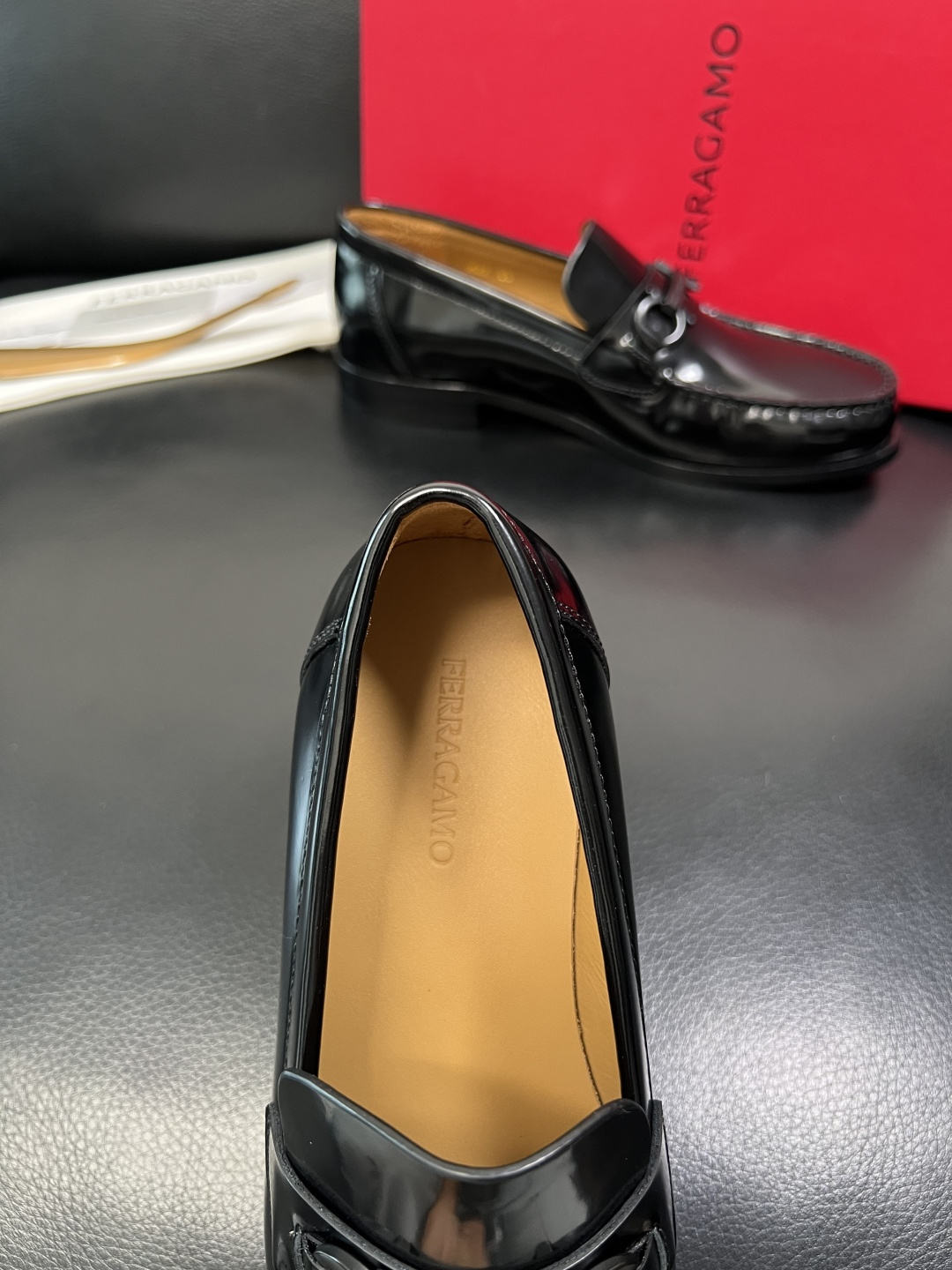 Ferragamo 高品质 顶级工艺品 菲拉格慕 皮鞋 专柜同步发售原厂配置，意大利进口原版牛皮，进口水