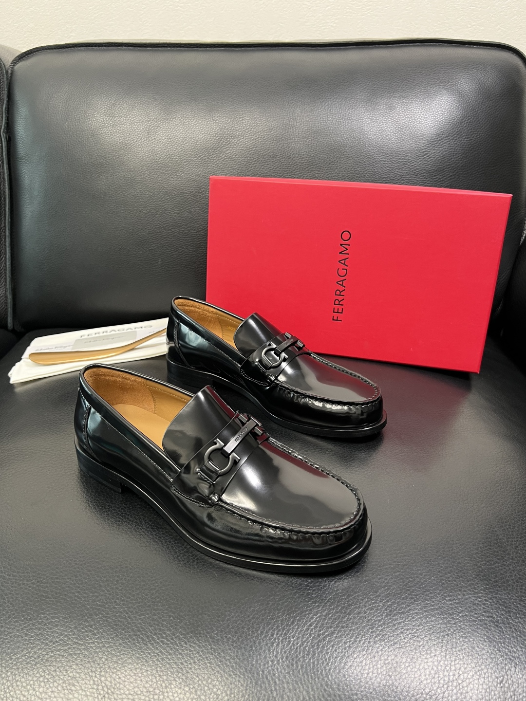 Ferragamo 高品质 顶级工艺品 菲拉格慕 皮鞋 专柜同步发售原厂配置，意大利进口原版牛皮，进口水