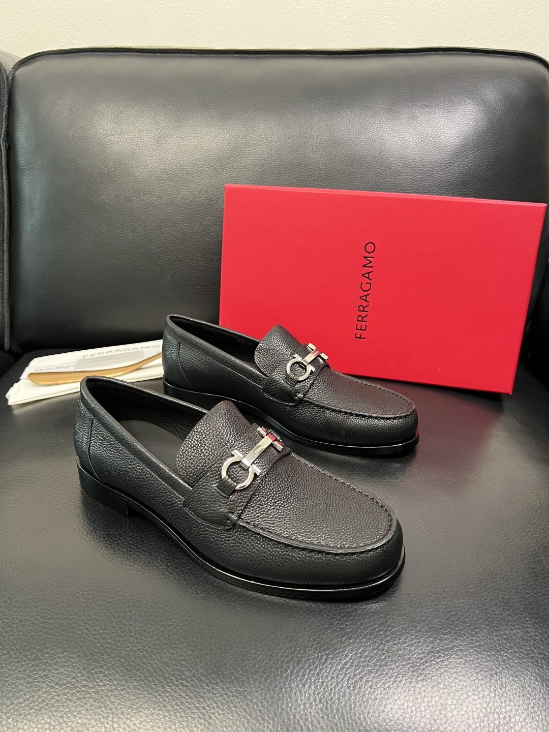 Ferragamo 高品质 顶级工艺品 菲拉格慕 皮鞋 专柜同步发售原厂配置，意大利进口原版牛皮，进口水