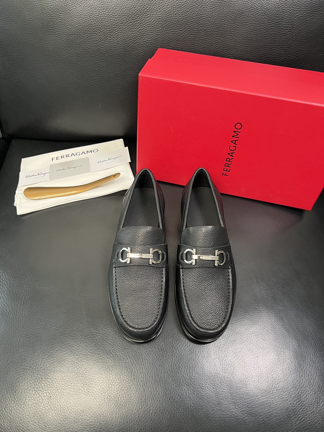 Ferragamo 高品质 顶级工艺品 菲拉格慕 皮鞋 专柜同步发售原厂配置，意大利进口原版牛皮，进口水