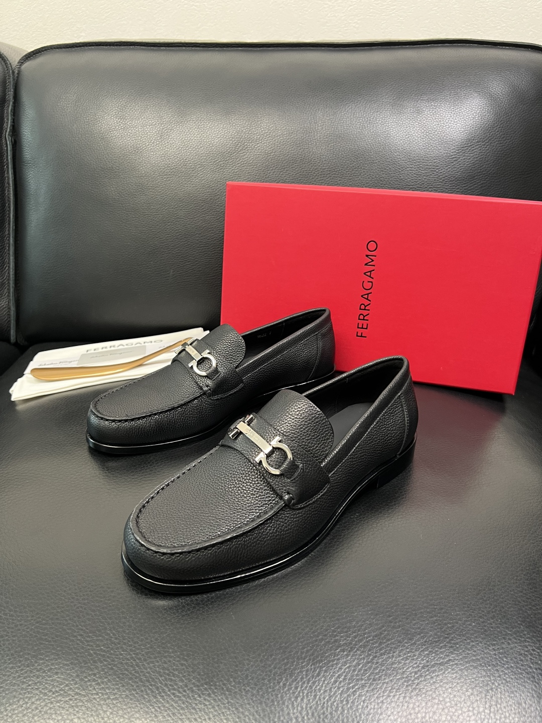 Ferragamo 高品质 顶级工艺品 菲拉格慕 皮鞋 专柜同步发售原厂配置，意大利进口原版牛皮，进口水