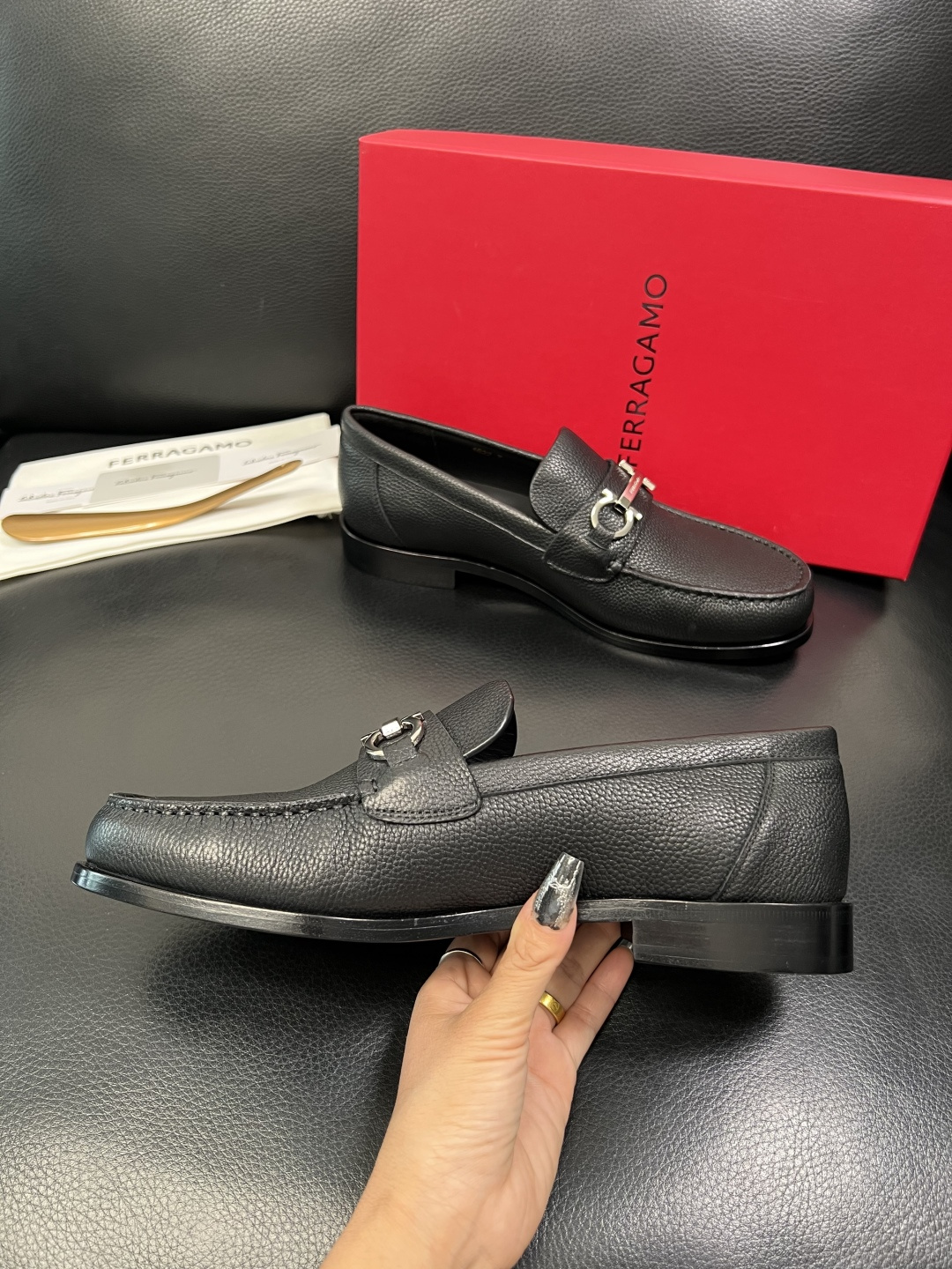 Ferragamo 高品质 顶级工艺品 菲拉格慕 皮鞋 专柜同步发售原厂配置，意大利进口原版牛皮，进口水