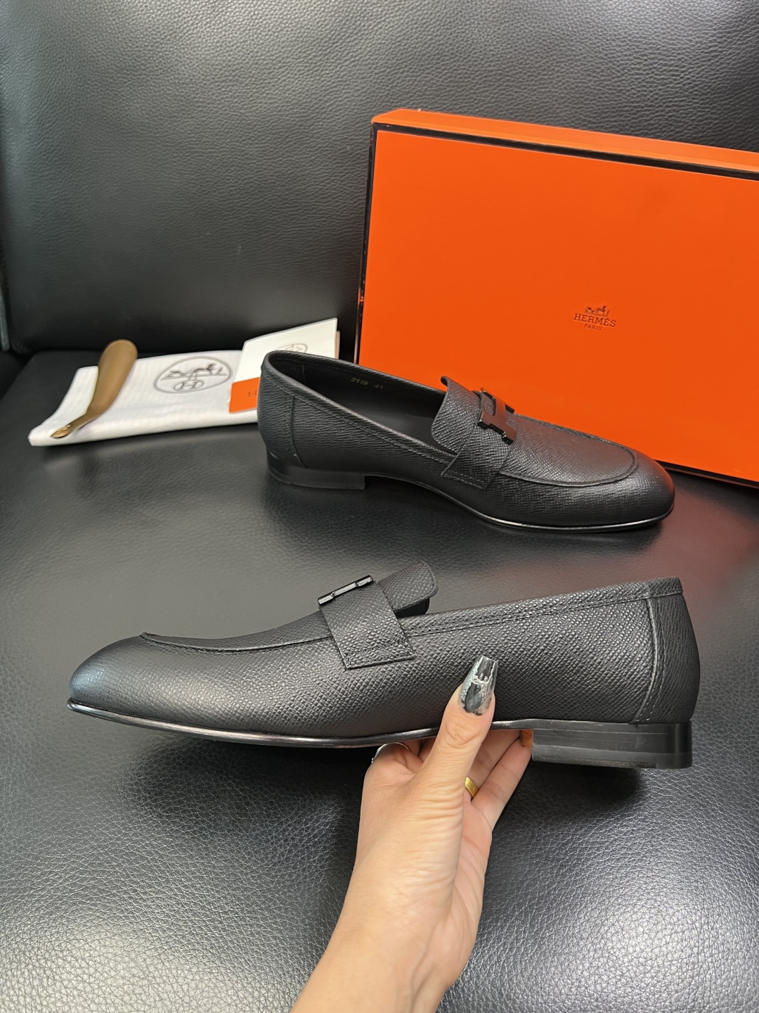 Hermes 高品质 顶级工艺品 爱马仕 皮鞋专柜同步 原厂配置，意大利进口原版牛皮面料，透气舒适进口水