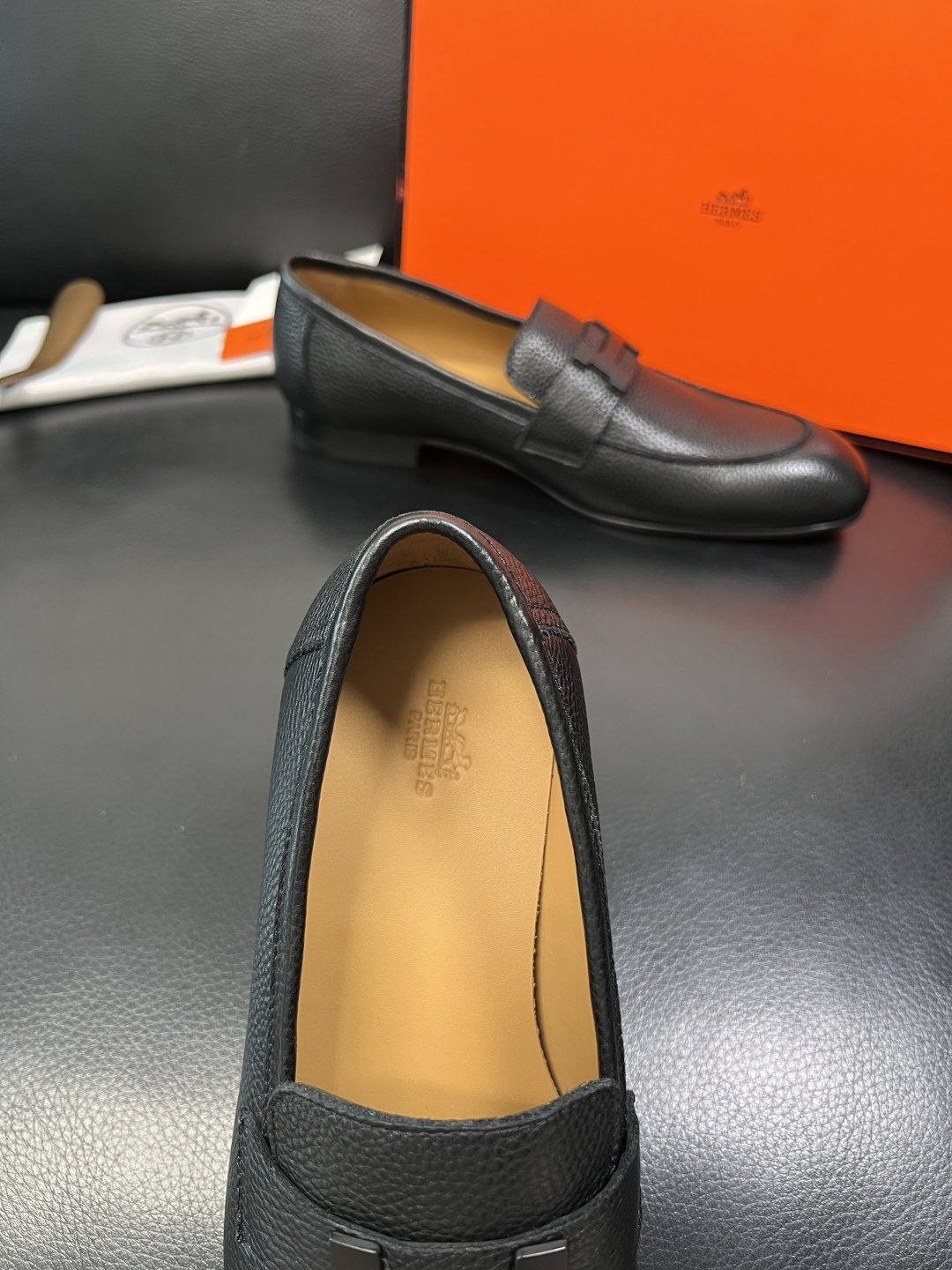 Hermes 高品质 顶级工艺品 爱马仕 皮鞋专柜同步 原厂配置，意大利进口原版牛皮面料，透气舒适进口水