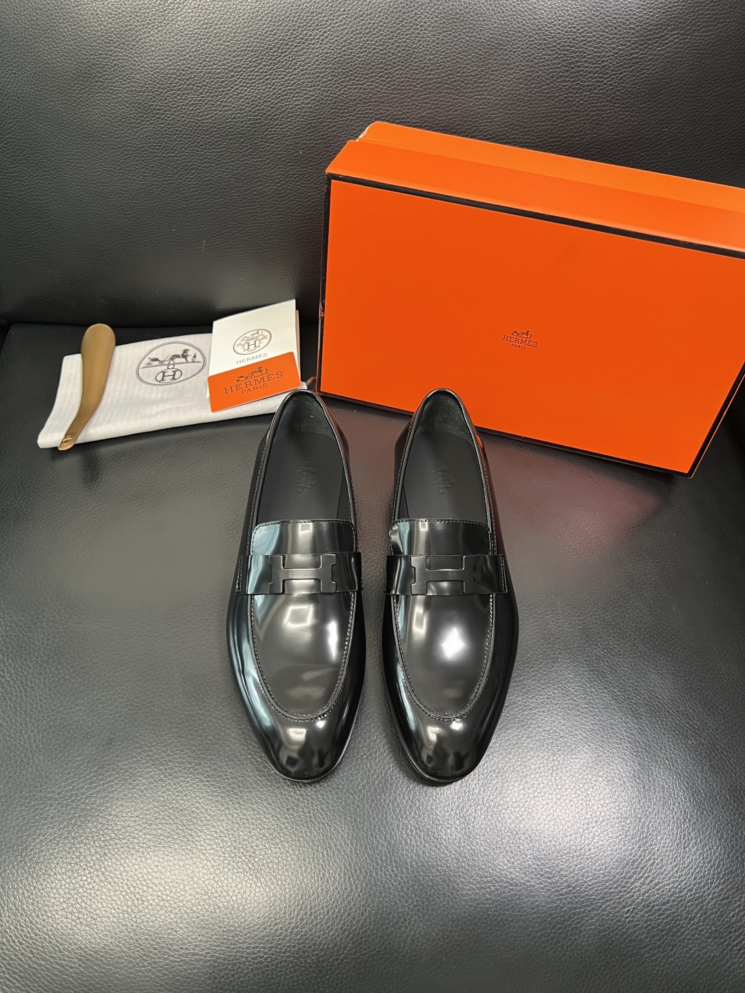 Hermes 高品质 顶级工艺品 爱马仕 皮鞋专柜同步 原厂配置，意大利进口原版牛皮面料，透气舒适进口水