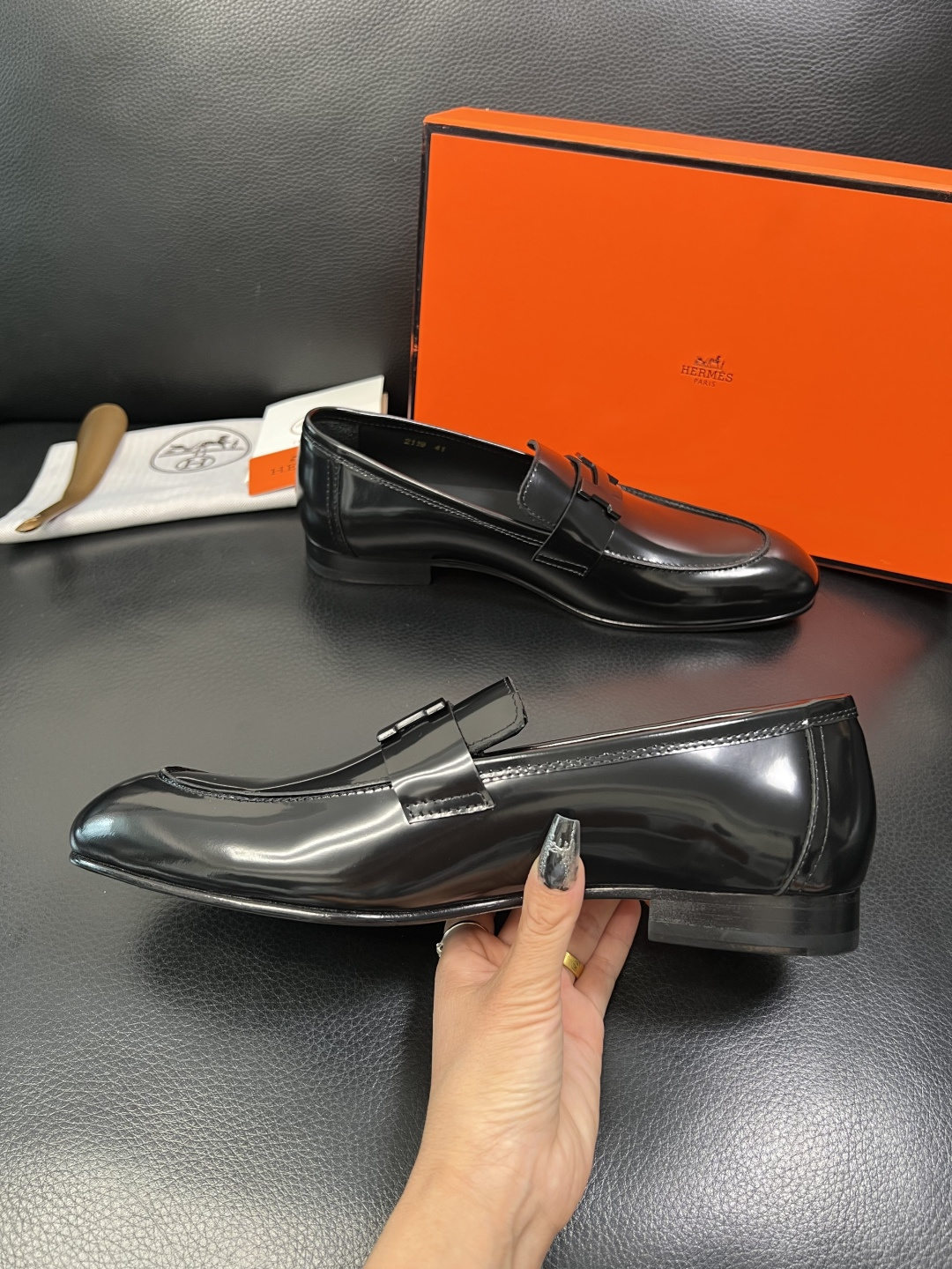 Hermes 高品质 顶级工艺品 爱马仕 皮鞋专柜同步 原厂配置，意大利进口原版牛皮面料，透气舒适进口水