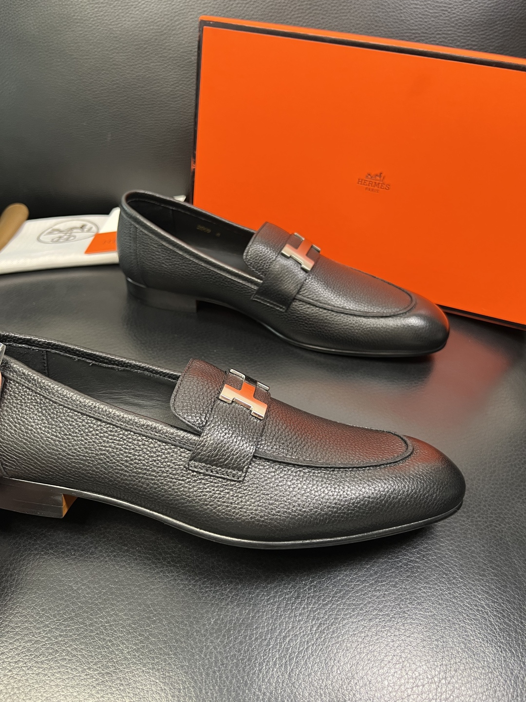 Hermes 高品质 顶级工艺品 爱马仕 皮鞋专柜同步 原厂配置，意大利进口原版牛皮面料，透气舒适进口水