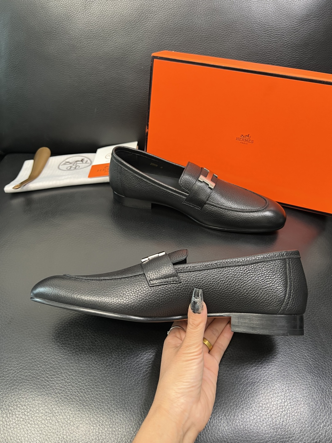 Hermes 高品质 顶级工艺品 爱马仕 皮鞋专柜同步 原厂配置，意大利进口原版牛皮面料，透气舒适进口水