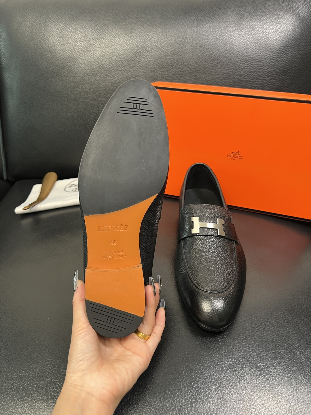Hermes 高品质 顶级工艺品 爱马仕 皮鞋专柜同步 原厂配置，意大利进口原版牛皮面料，透气舒适进口水