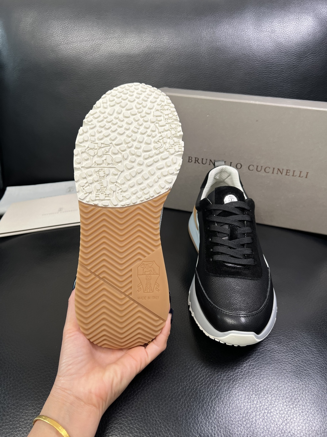 Brunello Cucinelli 高品质 顶级工艺品 BC 专柜同步原厂配置，意大利进口牛皮面料牛内