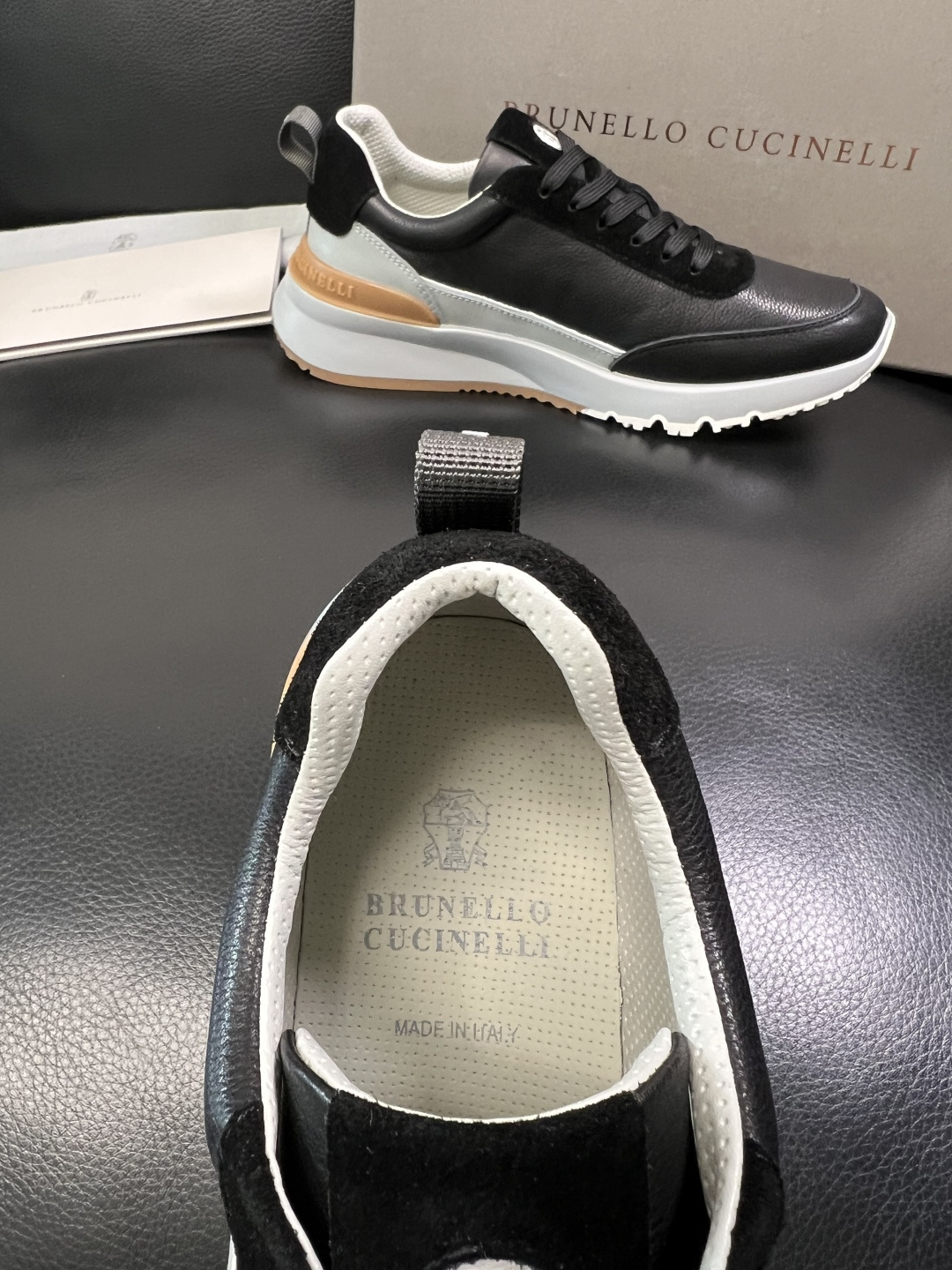 Brunello Cucinelli 高品质 顶级工艺品 BC 专柜同步原厂配置，意大利进口牛皮面料牛内