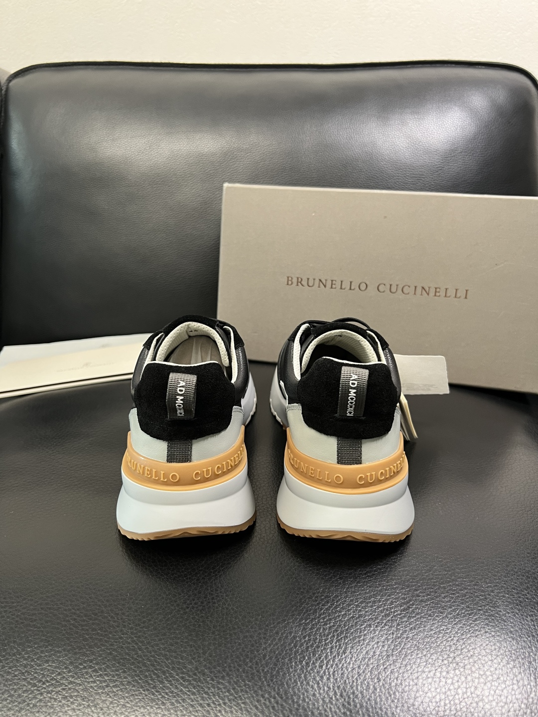 Brunello Cucinelli 高品质 顶级工艺品 BC 专柜同步原厂配置，意大利进口牛皮面料牛内