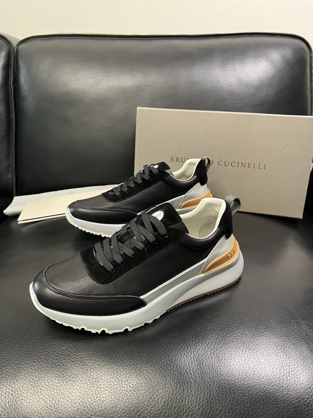 Brunello Cucinelli 高品质 顶级工艺品 BC 专柜同步原厂配置，意大利进口牛皮面料牛内