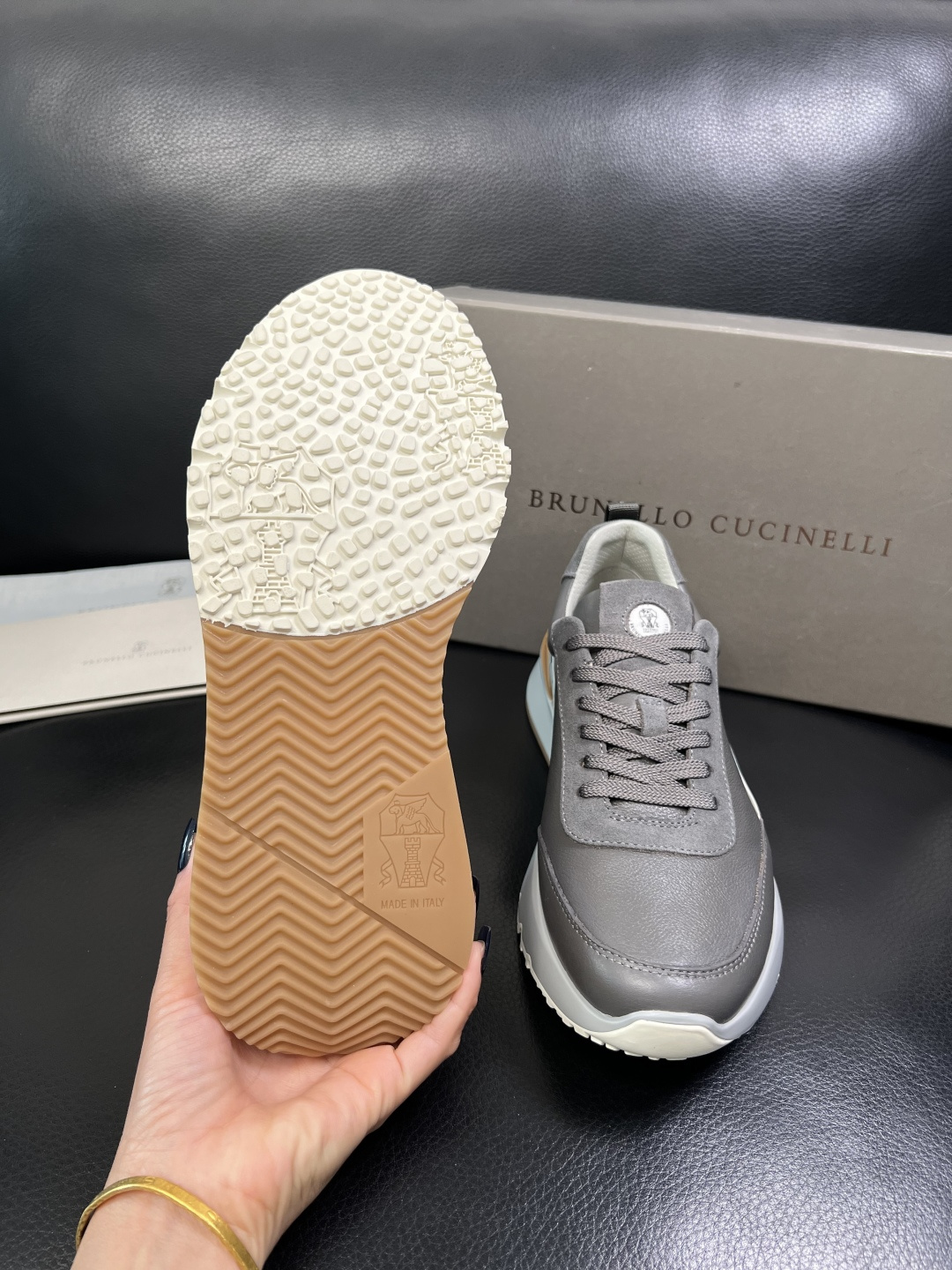 Brunello Cucinelli 高品质 顶级工艺品 BC 专柜同步原厂配置，意大利进口牛皮面料牛内
