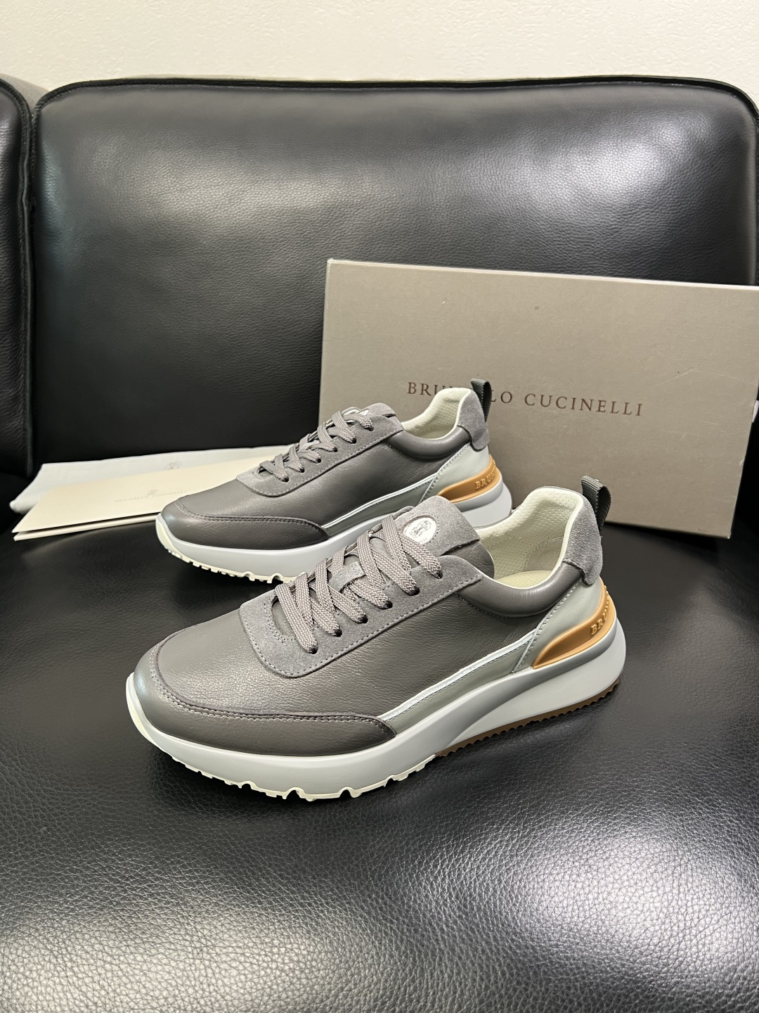 Brunello Cucinelli 高品质 顶级工艺品 BC 专柜同步原厂配置，意大利进口牛皮面料牛内