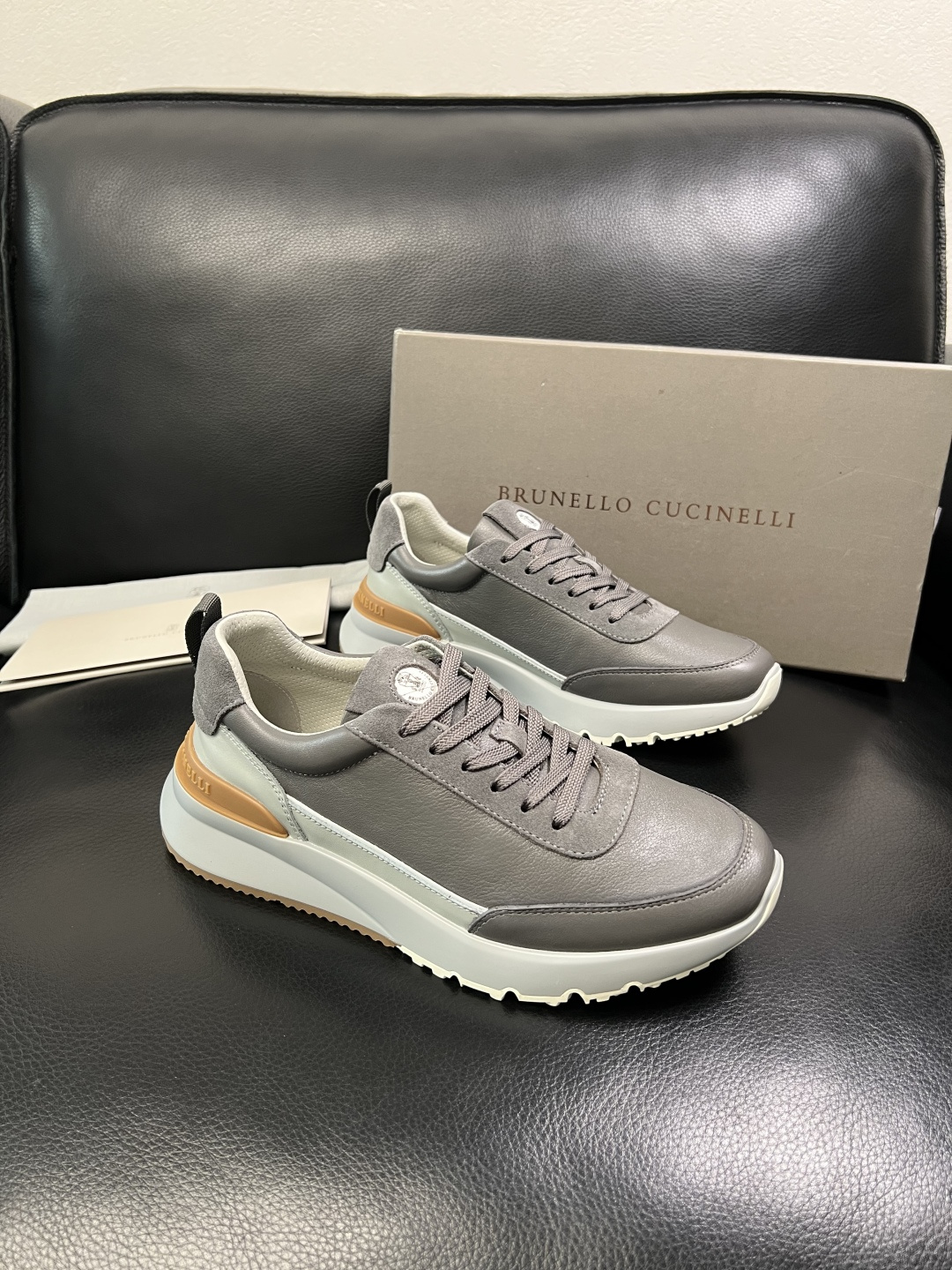 Brunello Cucinelli 高品质 顶级工艺品 BC 专柜同步原厂配置，意大利进口牛皮面料牛内